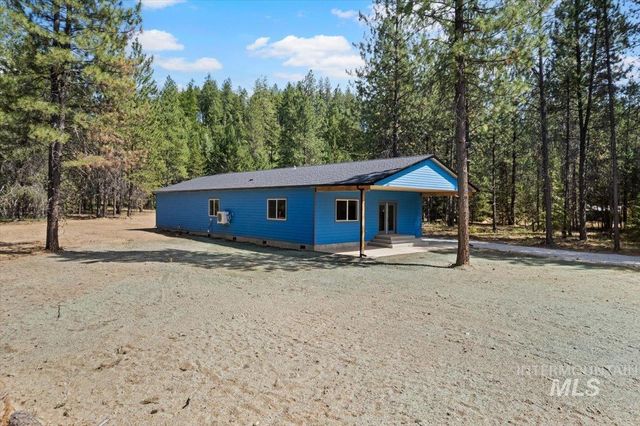 165 Smokewood Dr, Athol, ID 83801