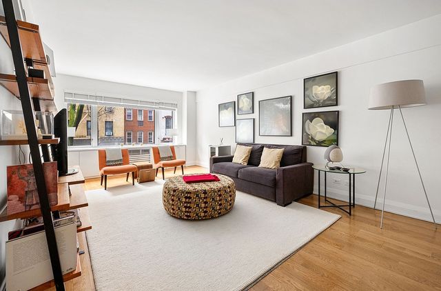 211 E  51st St #2G, New York, NY 10022
