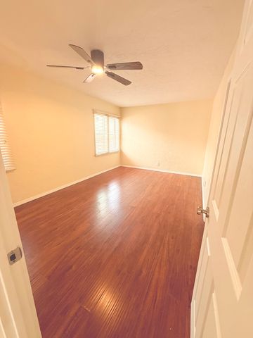 4452 47th St, San Diego, CA 92115