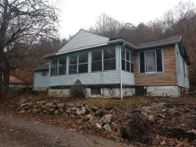 2019 13th Ave, Beaver Falls, PA 15010