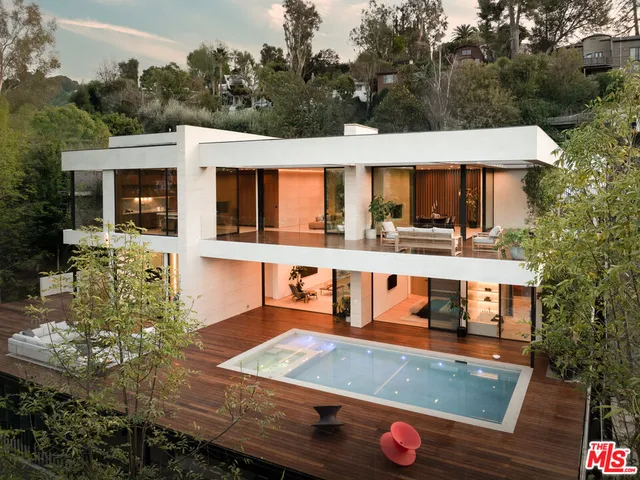 3748 Berry Dr, Studio City, CA 91604