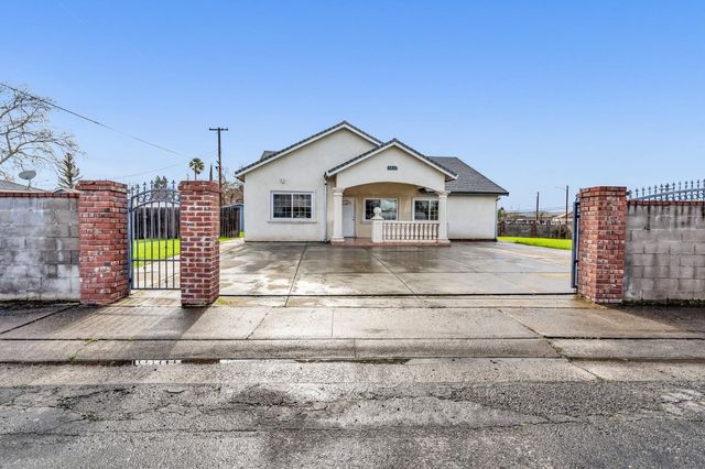 5805 Canary Dr, North Highlands, CA 95660