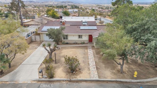 23911 Guajome Rd, Apple Valley, CA 92307