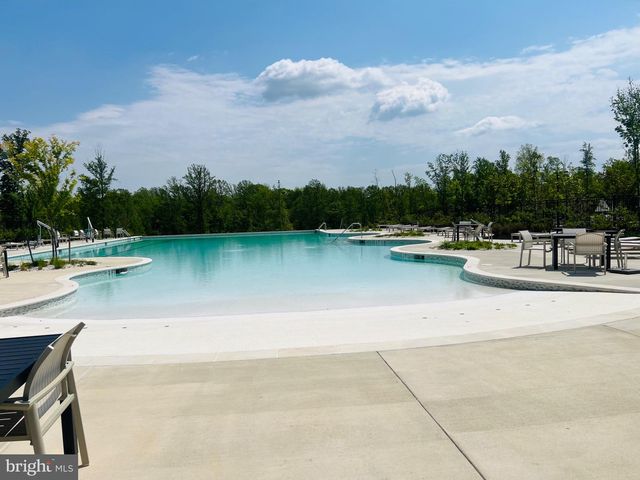10446 Yosemite St, White Plains, MD 20695