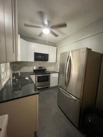 922 S  7th St, Allentown, PA 18103