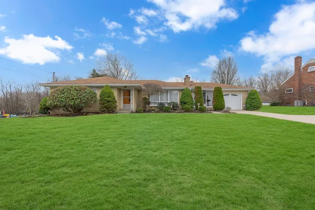 452 Center Grange Rd, Monaca, PA 15061