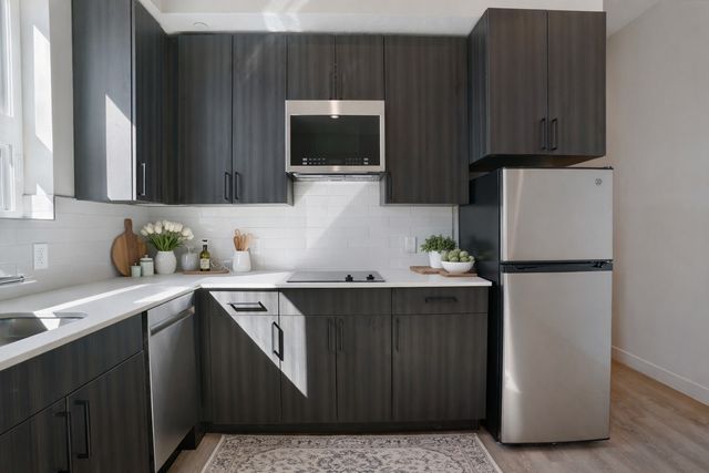 910 W  North Temple St #98efe2046, Salt Lake City, UT 84116