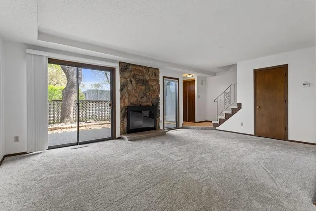 1115 Landmark Trl S, Hopkins, MN 55343