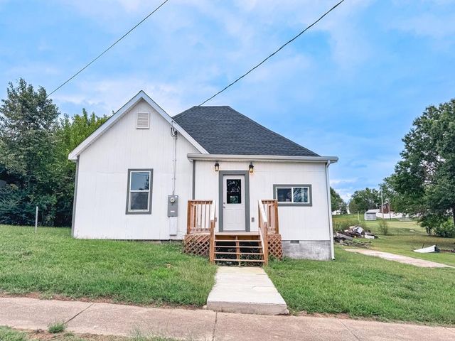 154 Taylor St, Clay, KY 42404