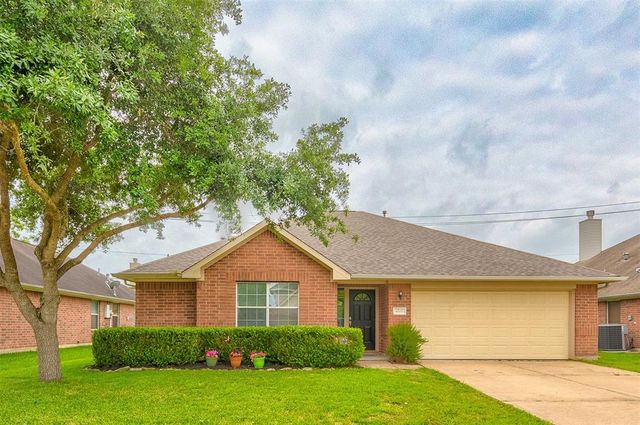 4202 Cleburne Dr, Pearland, TX 77584