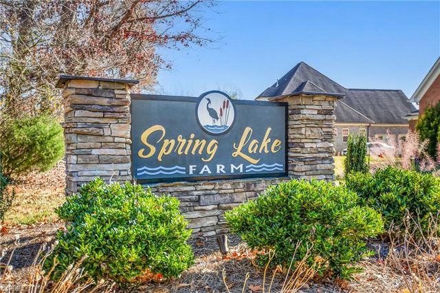 413 Spring Lake Farm Cir, Winston Salem, NC 27101