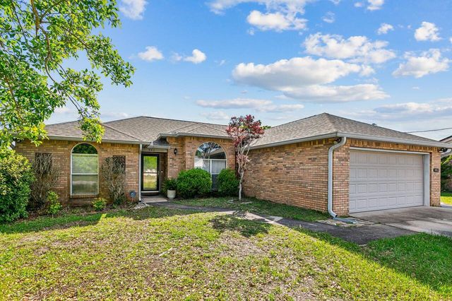 9911 Orion Lake Cir, Navarre, FL 32566