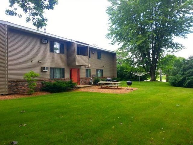 150 5th St   S  #1, Winsted, MN 55395