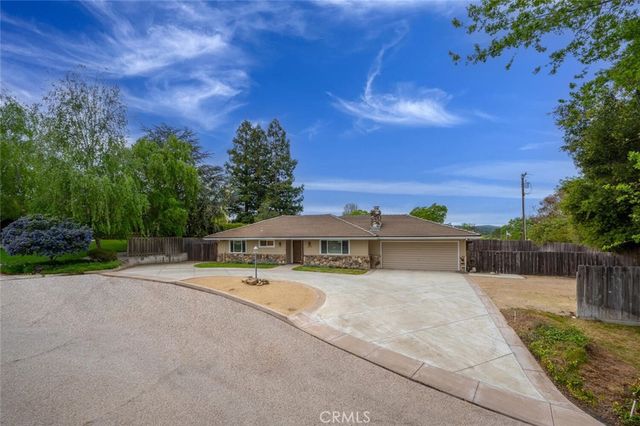 6272 Monterey Ct, Atascadero, CA 93422