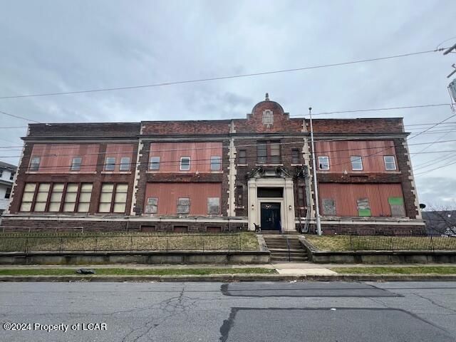 390  S  Grant St, Wilkes Barre, PA 18702