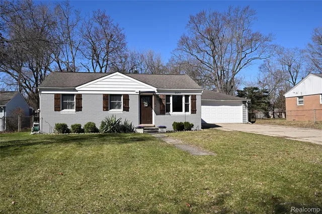 3581 Lawrence Ave, Waterford, MI 48329