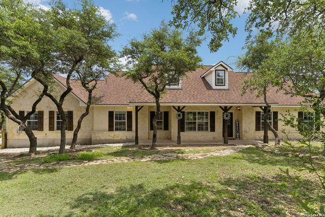 249 Lakeridge Loop, Lakehills, TX 78063