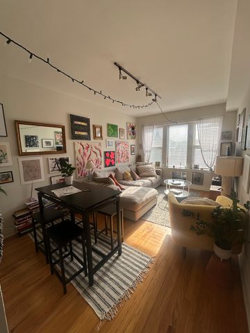 2119 N  Richmond St #3, Chicago, IL 60647