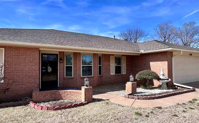 2424 Rice St, Ponca City, OK 74604