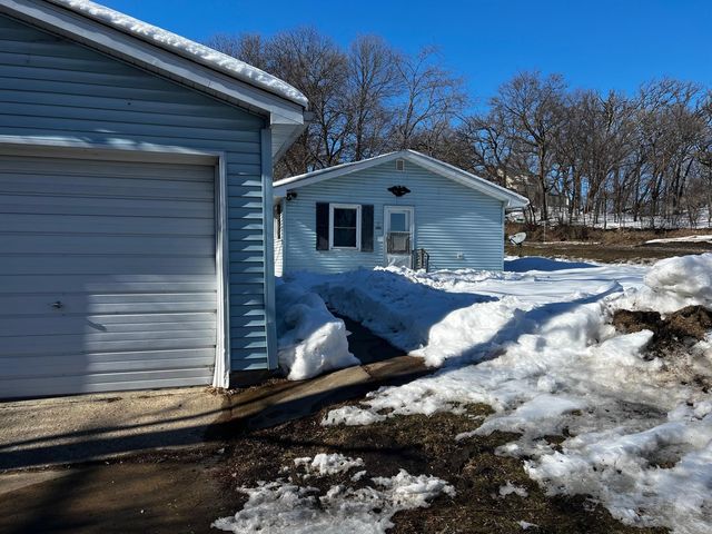 608 Central Ave, Estherville, IA 51334