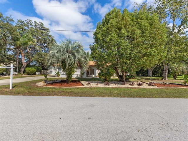 8395 Apple Orchard Rd, Spring Hill, FL 34608