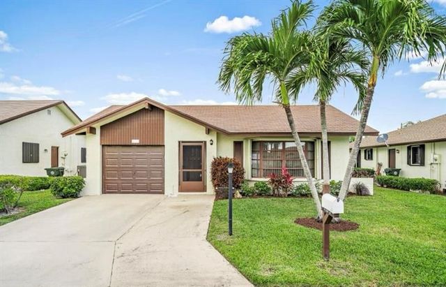 6089 Glentree Ln, Greenacres, FL 33463