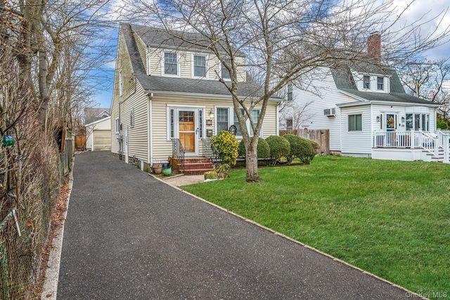 215 West Avenue, Patchogue, NY 11772