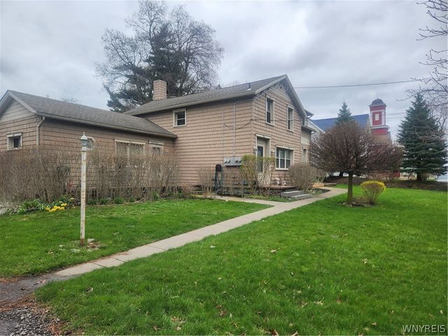 5334 Genesee St, Bowmansville, NY 14026