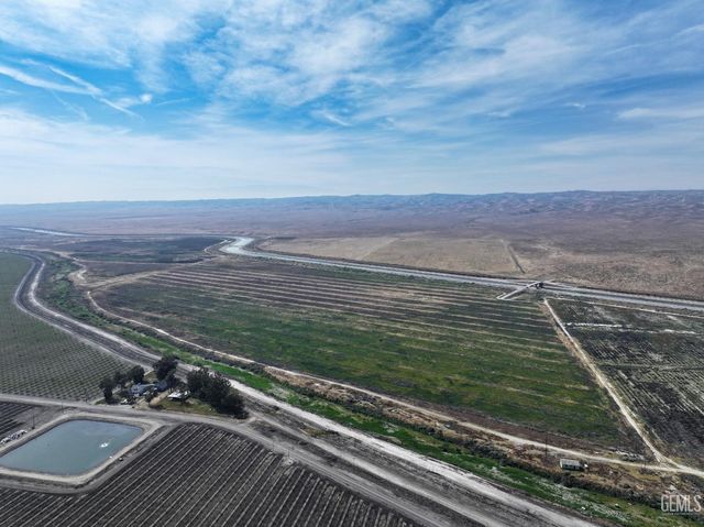 Freeborn Rd, Buttonwillow, CA 93206