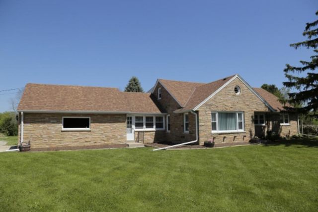 17350 W  National Ave, New Berlin, WI 53146