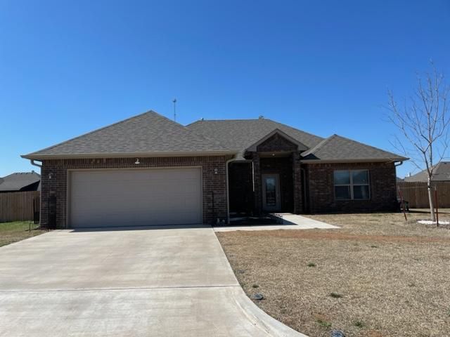 609 NW Creekside Pl, Cache, OK 73527