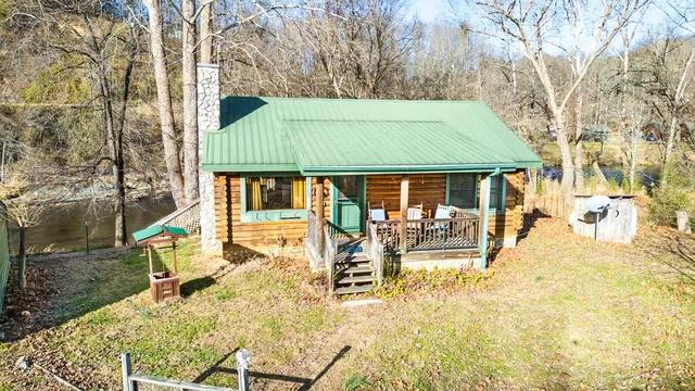 141 Highway 19A, Whittier, NC 28789