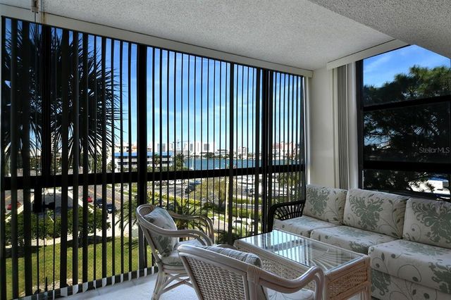 851 Bayway Blvd #407, Clearwater, FL 33767