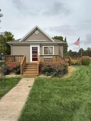 424 1st St, Hordville, NE 68846