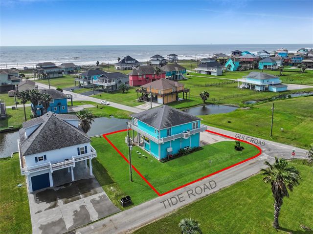 2566 Tide Dr, Crystal Beach, TX 77650