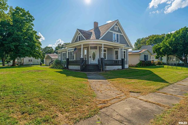 929 Decatur St, Lincoln, IL 62656