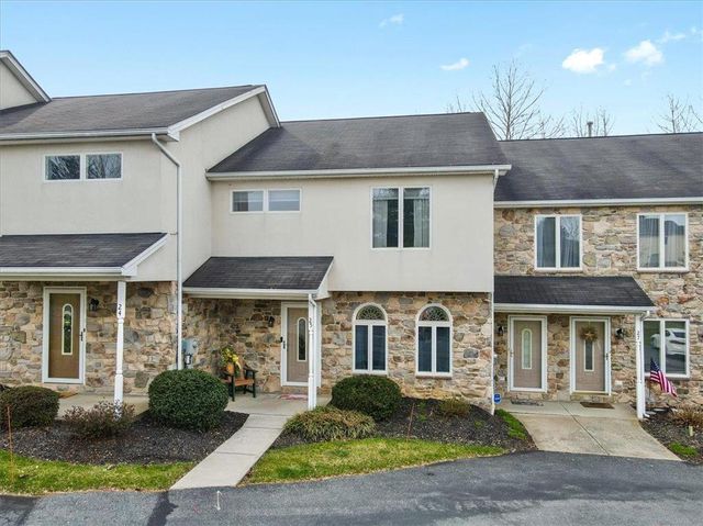 25 Chestnut Commons Ct, Easton, PA 18040