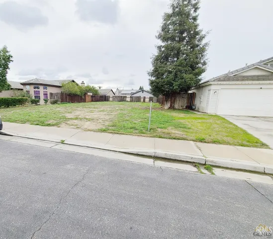 8521 Rollingbay Dr, Bakersfield, CA 93312