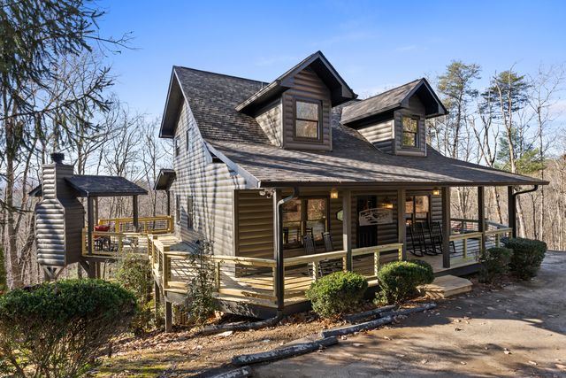 837 Price Rd, Blue Ridge, GA 30513
