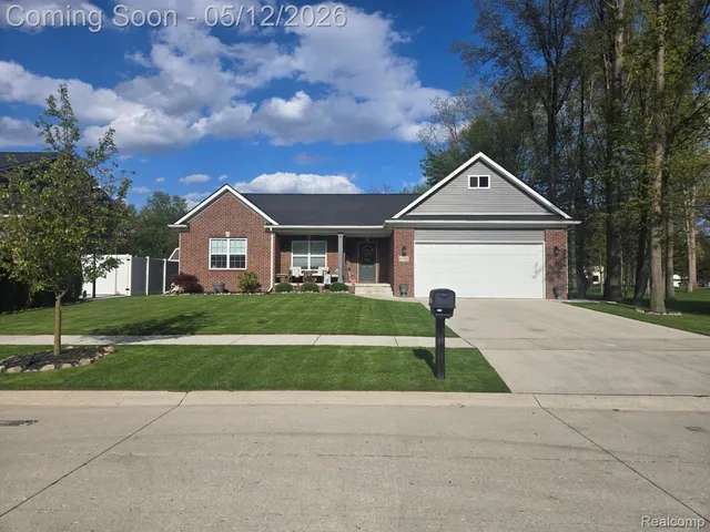 21097 McGuire Ave, Brownstown, MI 48174