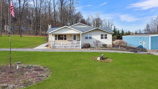 111 Strawberry Ln, Duncansville, PA 16635