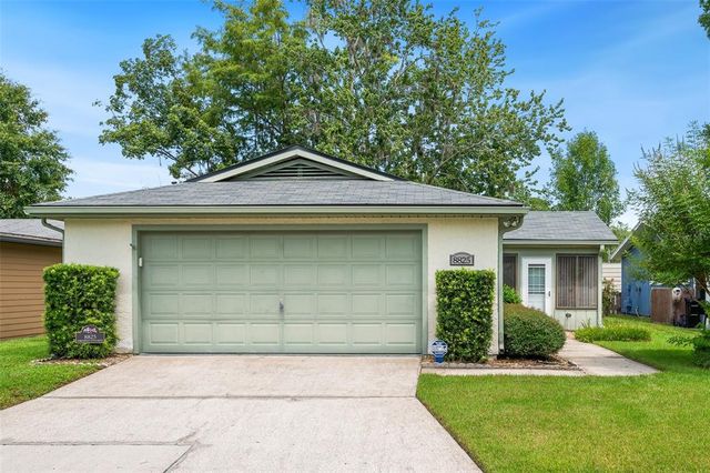 8825 NW 37th Cir, Gainesville, FL 32653