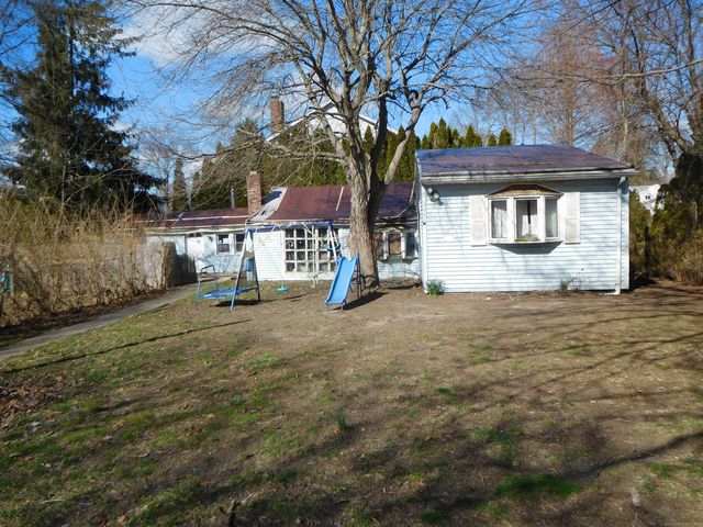 76 Trumbull St, West Haven, CT 06516
