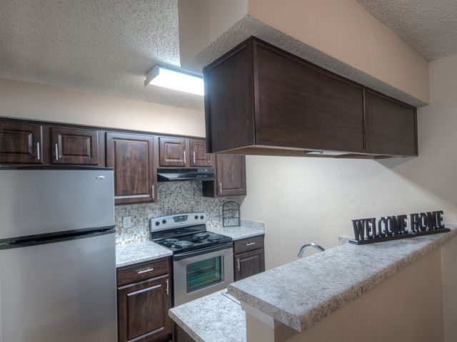 8524 Burnet Rd #2-212, Austin, TX 78757
