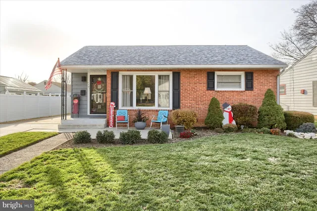 1181 Kingsley Rd, Camp Hill, PA 17011
