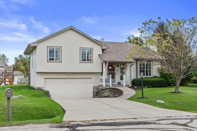 10150 South Windsor DRIVE, Oak Creek, WI 53154