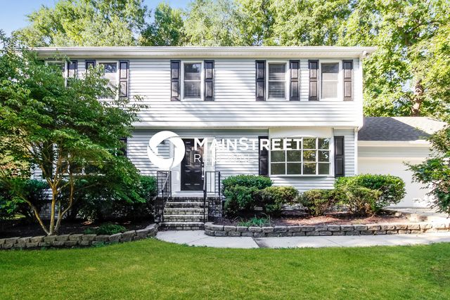 1607 Whites Mill Rd, High Point, NC 27265