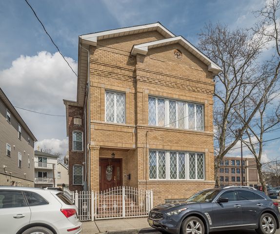 24 Elm Rd #1, Newark, NJ 07105