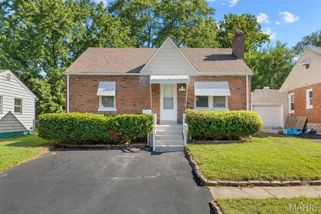 9533 Muriel Ave, Saint Louis, MO 63114