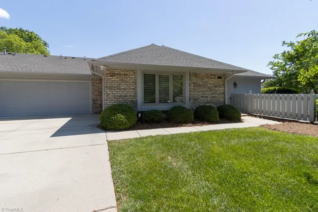 6 Kinlock Trl, Greensboro, NC 27410